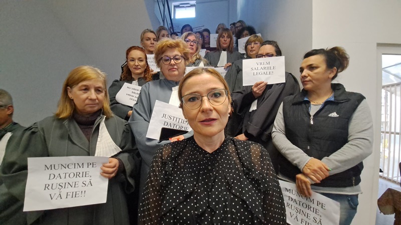 VIDEO. Protestul din instanțe capătă amploare: la acțiunea grefierilor s-au raliat și judecătorii WhatsApp Image 2023 12 12 at 12.25.14 1