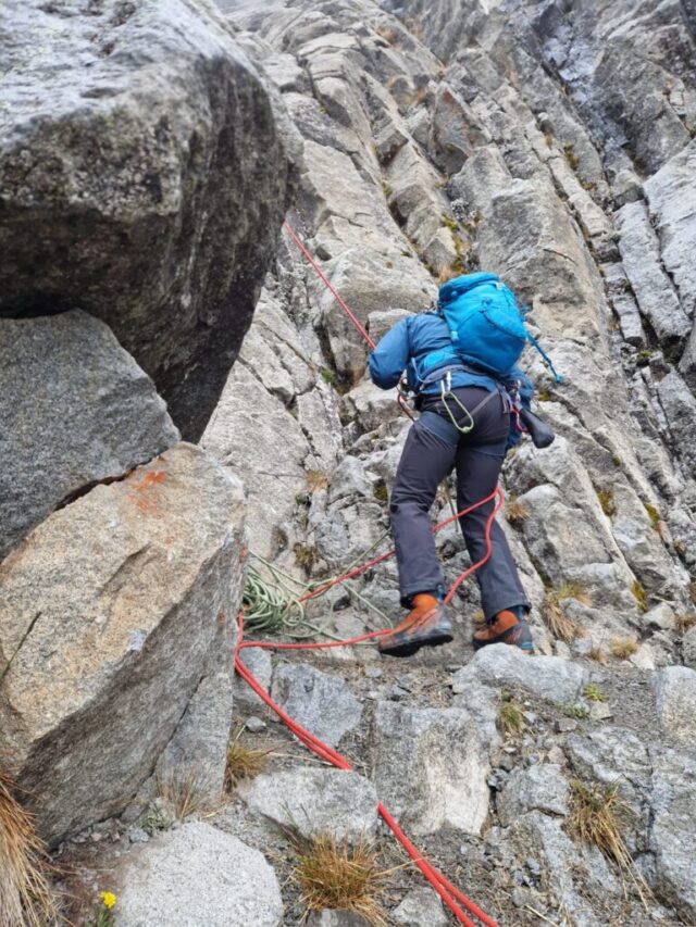 ”Ecoul munților” în ”Mesagerul de Neamț” / Un alpinist care a urcat pe Himalaya la… Școala Grințieș