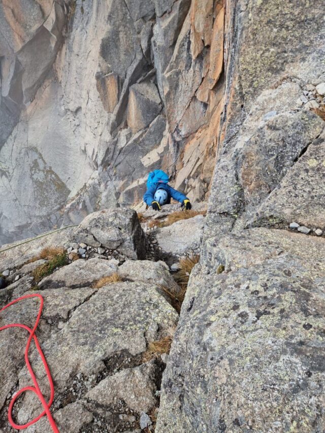 ”Ecoul munților” în ”Mesagerul de Neamț” / Un alpinist care a urcat pe Himalaya la… Școala Grințieș
