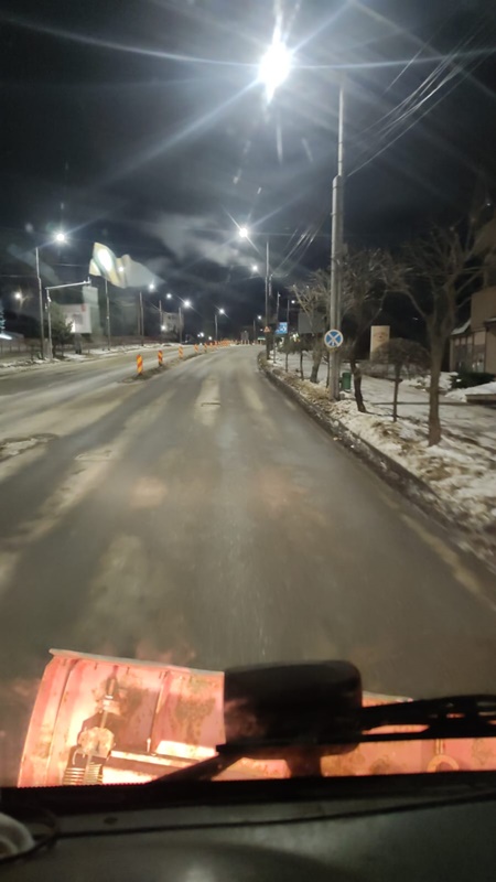 FOTO. Atenţie şoferi: Sectoare de drumuri cu polei şi gheaţă în Neamţ