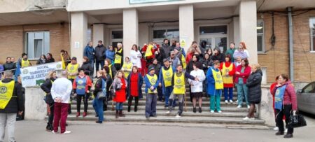 VIDEO. Protest la Spitalul Judeţean de Urgenţă Piatra Neamţ