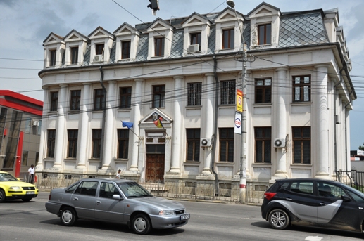 De ce a fost condamnat adjunctul Serviciului Achiziții din CJ Neamț la 6 ani de închisoare