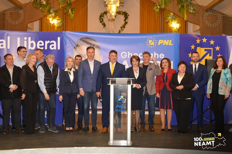 Profesorul Gheorghe Apetrei lansat oficial de conducerea PNL Neamţ pentru funcţia de primar al oraşului Târgu-Neamţ