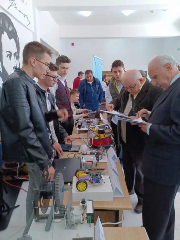 VIDEO. FOTO. Tineri inovatori din întreaga țară, la Concursul Național INOVAFEST de la Târgu-Neamț