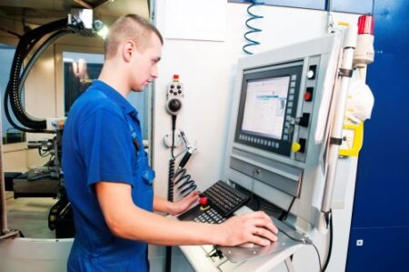 Învățământul profesional și dual în Neamț pentru anul școlar 2025-2026: doar 12 locuri în sistem dual