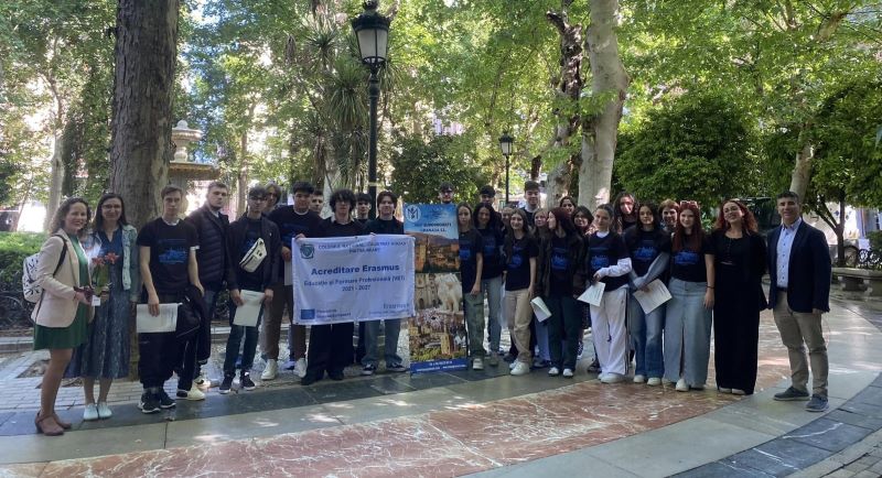 23 de elevi de la Colegiul Național “Calistrat Hogaș” Piatra-Neamț în stagiu de practică în Granada-Spania hogas 2