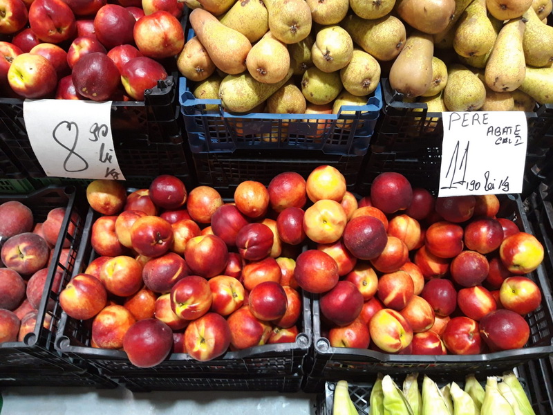 Cele mai proaspete fructe de sezon vă așteaptă în Piața Centrală!