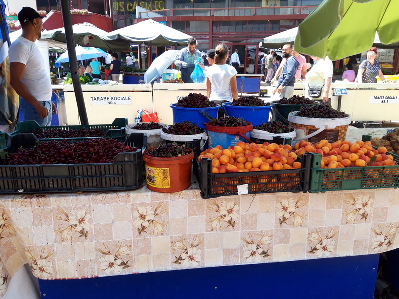 Cele mai proaspete fructe de sezon vă așteaptă în Piața Centrală!