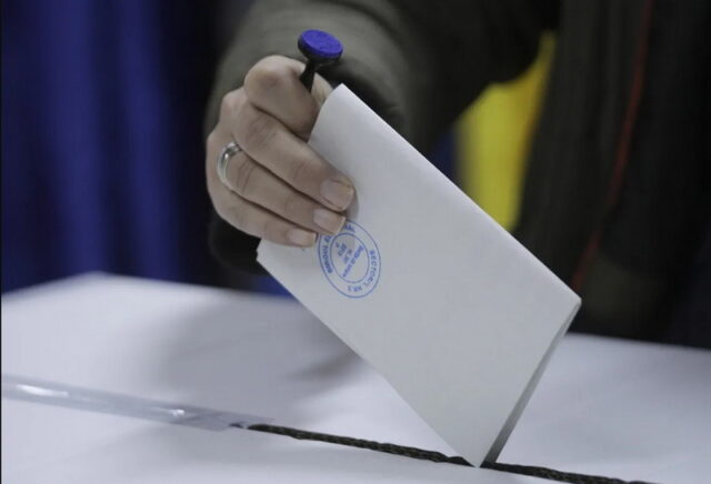 Alegerile au loc într-o singură zi: fiecare votant primește 5 buletine