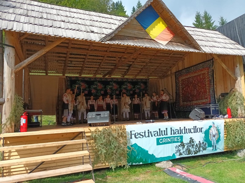 Festivalul Haiducilor de la Grințieș: tradiție, cultură și comunitate la poalele munților