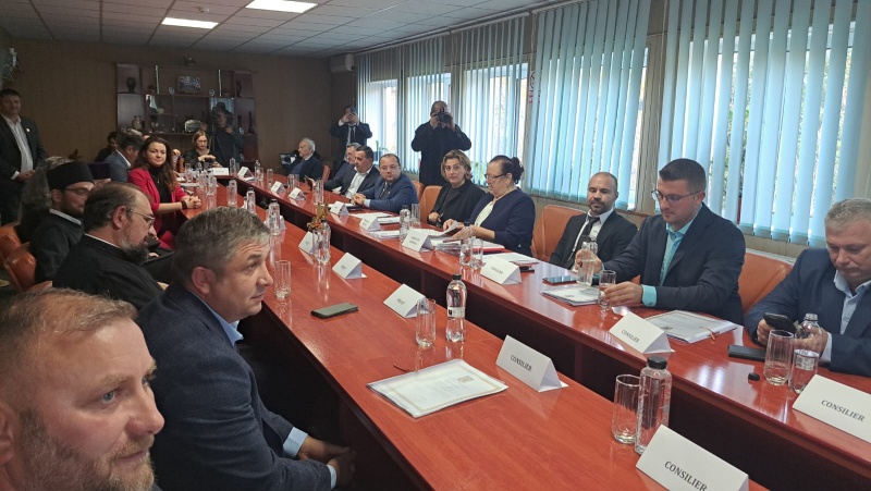 A fost învestit noul Consiliu Local Bicaz. Primarul ales Iulian Traian Matasă a depus jurământul 3 WhatsApp Image 2024 10 28 at 16.30.20