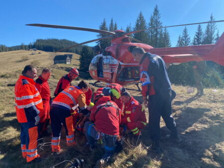 Salvamont Neamț: primul în regiune din punctul de vedere al intervențiilor în vârf de sezon! salvamont interventii 03