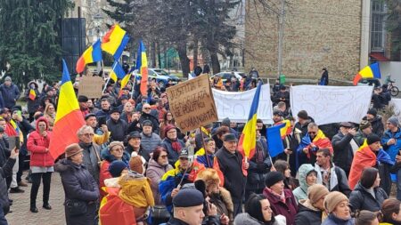 Protestul AUR la Piatra-Neamț: “Turul II înapoi! Ciolacu pe basculantă”