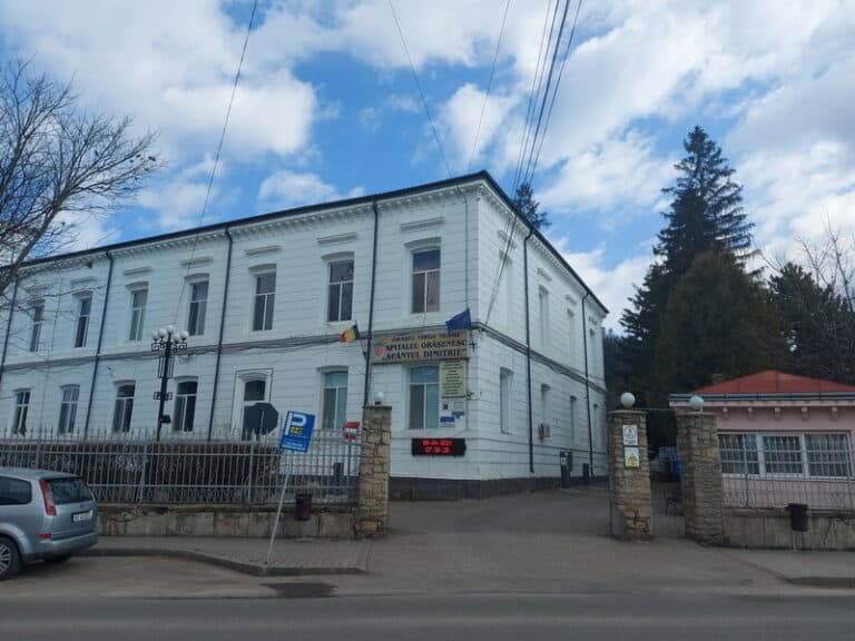 Mesaje alarmante despre apa de la Spitalul Târgu Neamț. Managerul nu răspunde solicitărilor de clarificare
