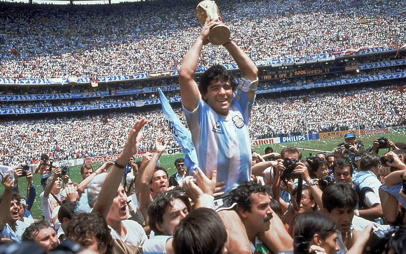 Colţul suporterului rătăcit/necăjit / Viața este o tombolă: Diego Armando Maradona