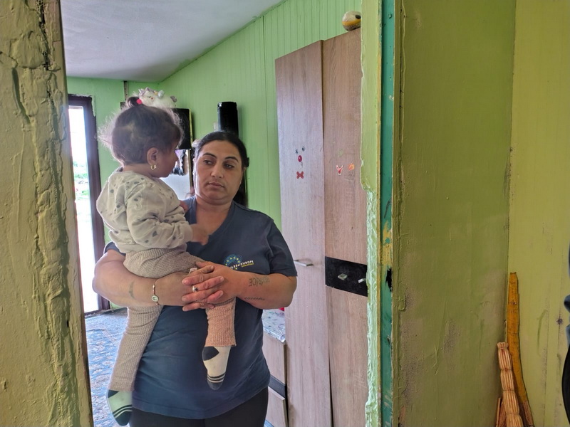 valeni alina cu fetita cu handicap resize