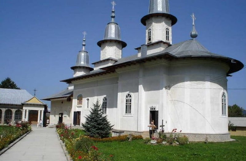 Preot nou la Parohia „Adormirea Maicii Domnului” din comuna Vânători-Neamț 