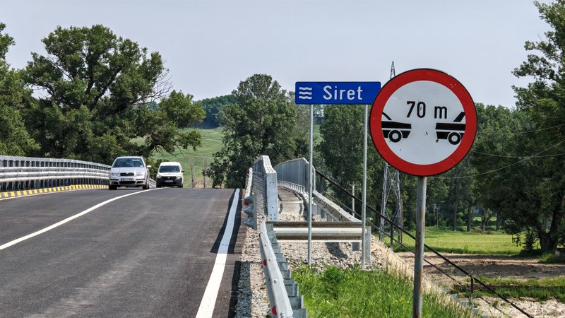 Se circulă pe podul de la Luțca. Cine răspunde “cu capul”, cum se recuperează prejudiciile