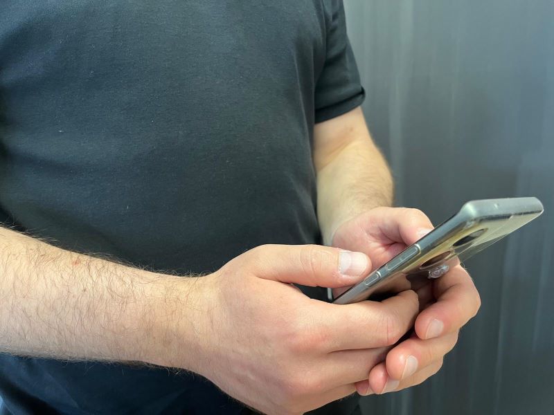 Târgu-Neamț. Elev eliminat la Bacalaureat după ce a fost prins cu un telefon în baie!