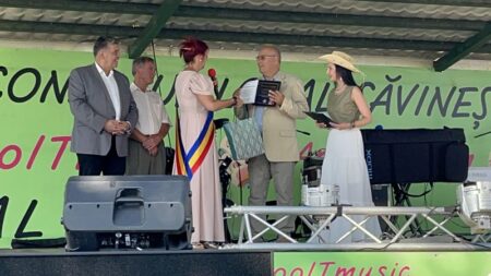 Foto Gheorghe Paisa cetatean de onoare al comunei Savinesti