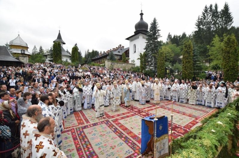 Forțele de ordine suplimentate la canonizarea Sfinților Paisie și Cleopa
