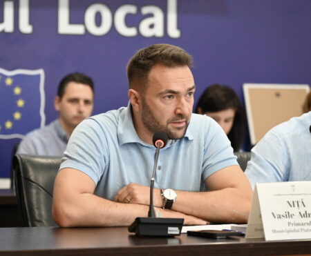 Piatra-Neamț: Primăria scade de la 24 la 16 milioane de lei împrumutul pentru investiții adrian nita 2 resize