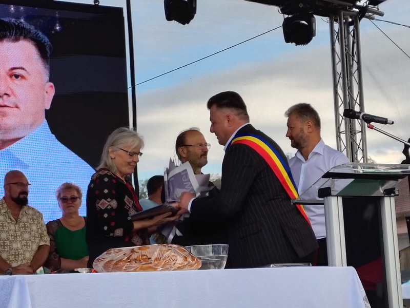 Cândești, istorie, prezent și perspective 3 candesti cuplu seniori resize