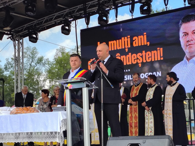 Cândești, istorie, prezent și perspective 2 candesti deputatul adrian ciobanu resize