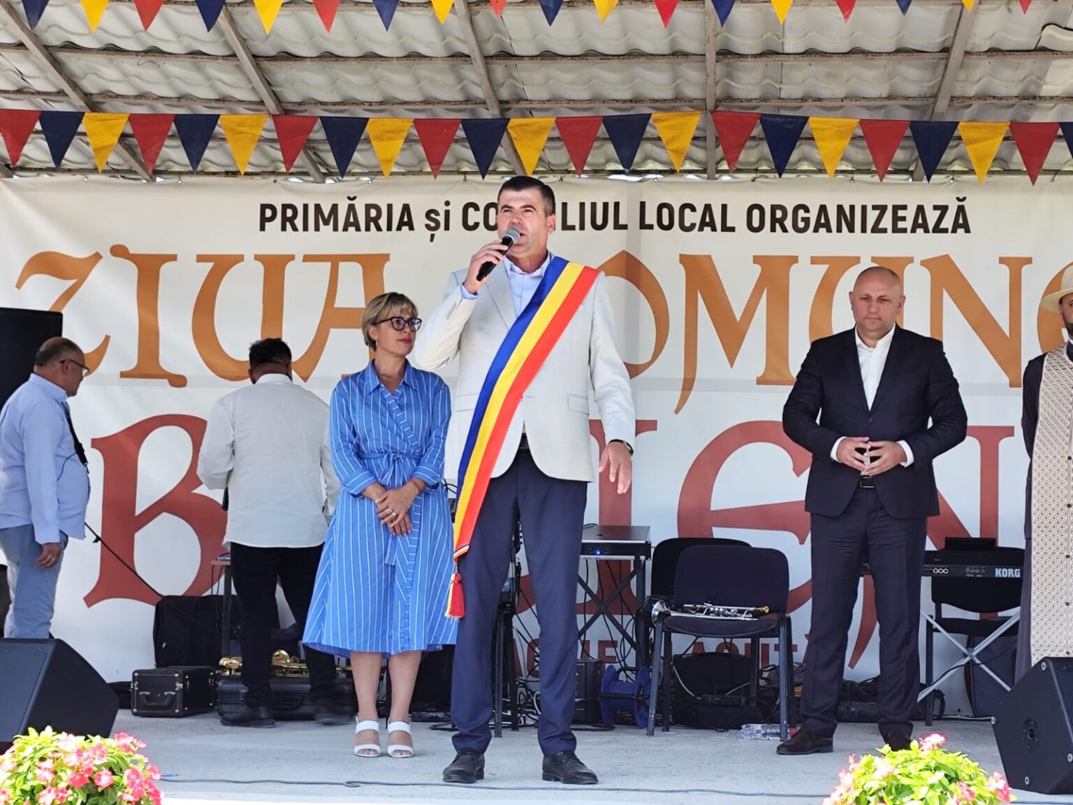 primarul bozieni alaturi de oaspeti
