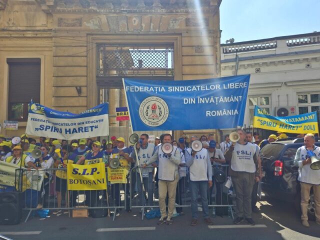 Noul an școlar începe sub semnul protestelor. Mii de profesori vor face miting și vor mărșălui de la Palatul Victoria la Cotroceni 1 Voucherele de vacanță pentru profesori – firimituri aruncate înainte de începutul anului școlar