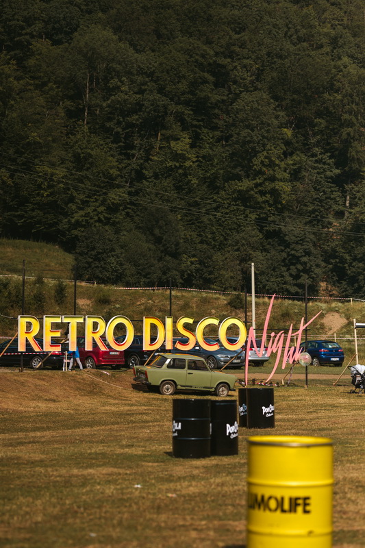 Despre Retro Disco Nights, cu organizatoarea Ioana Sărăcilă