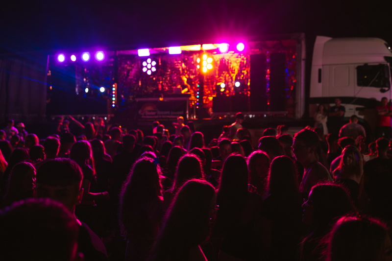Despre Retro Disco Nights, cu organizatoarea Ioana Sărăcilă