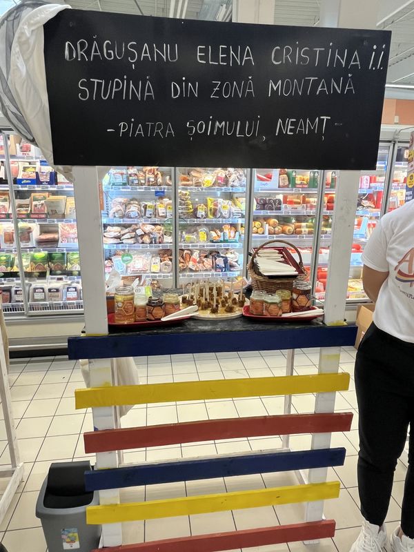 Video-foto. Carrefour Piatra-Neamț lansează un spațiu dedicat producătorilor locali 7 Carrefour Piatra Neamt 3