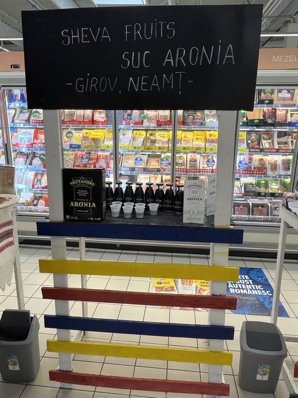 Video-foto. Carrefour Piatra-Neamț lansează un spațiu dedicat producătorilor locali 6 Carrefour Piatra Neamt 5