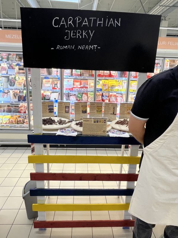 Video-foto. Carrefour Piatra-Neamț lansează un spațiu dedicat producătorilor locali 4 Carrefour Piatra Neamt 6