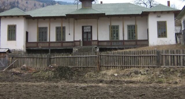 Încercări de recuperare a Colecției Romanescu de la Poiana Teiului 1 Încercări de recuperare a Colecției Romanescu de la Poiana Teiului