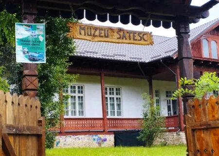 Noaptea Muzeelor la Sate: două unități din Neamț așteaptă vizitatorii