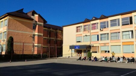 Video-foto. Piatra-Neamț. Intrare în normalitate: clădirea Școlii nr. 2, unde s-a prăbușit tavanul, a fost reabilitată Scoala nr. 2 Piatra Neamt - Video-foto. Piatra-Neamț. Intrare în normalitate: clădirea Școlii nr. 2, unde s-a prăbușit tavanul, a fost reabilitată