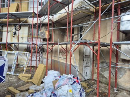 Primăria Târgu-Neamț stă pe un butoi de pulbere: anveloparea blocurilor din centru!