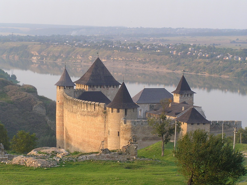 cetatea hotin 01