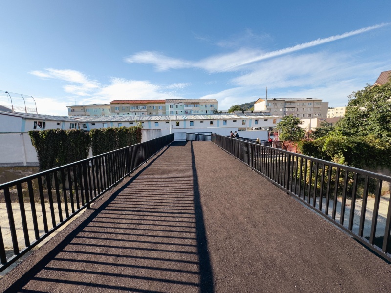 Noua punte peste Cuejdi din zona pieței a fost finalizată 1 d9e4dfd6 0daa 4a27 aac9 584cc453a902