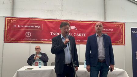 Târgul de carte Piatra Neamț și-a deschis porțile targ de carte 2