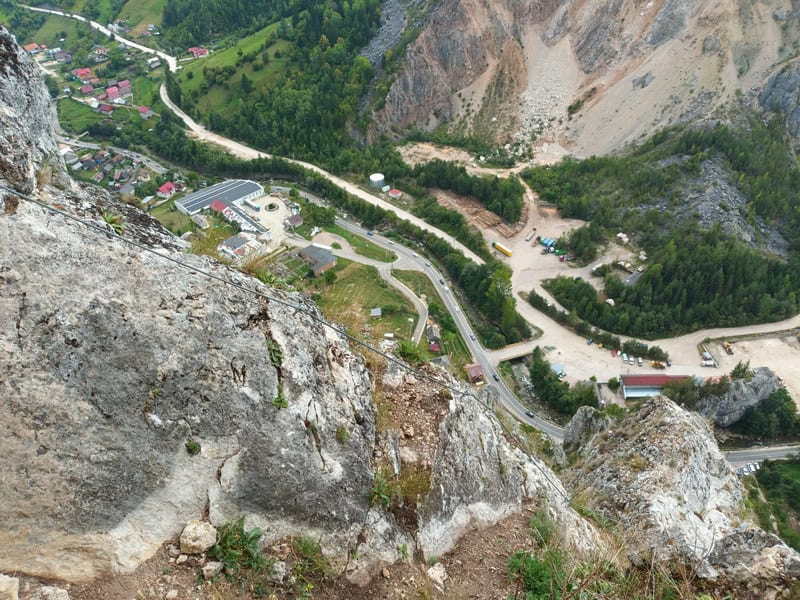 via ferrata 8 resize - Drumurile de fier ale muntelui: via ferrata în România și în Cheile Bicazului