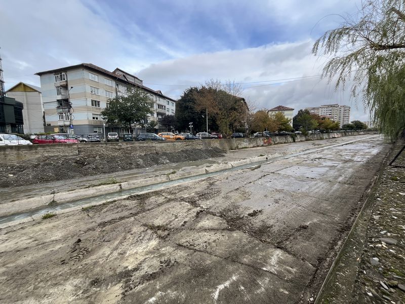 Lucrari de decolmatare pe Paraul Cuejdi 3