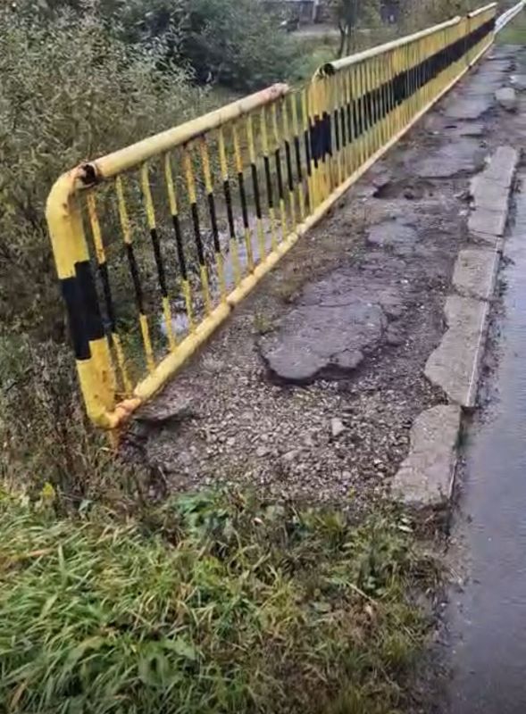 Podul de la Sacalusesti peste paraul Topolita