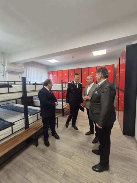 Foto  Inaugurarea Pavilionului Administrativ al Detașamentului de Pompieri Roman Vizita Pavilion 600x800