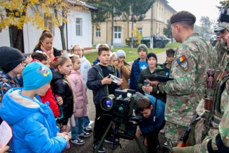 Fără ceremonie publică la Piatra Neamț de Ziua Armatei Române „Mareșal Jozef Pilsudski”, Ziua Porților Deschise