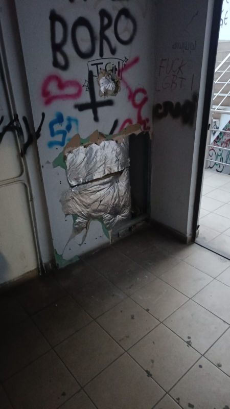 Două minore au vandalizat un perete din pasajul pietonal din Piatra Neamț. Părinții vor plăti paguba 2 perete distrus