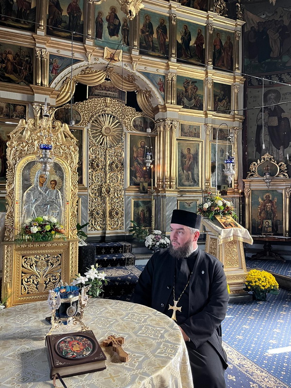 Preotul Dumitru Florin Lazăr, distins de Mitrolopia Moldovei și Bucovinei: „Tot ce avem este de la Dumnezeu și are izvorul în Dumnezeu” 3 preot dumitru florin lazar 1 resize