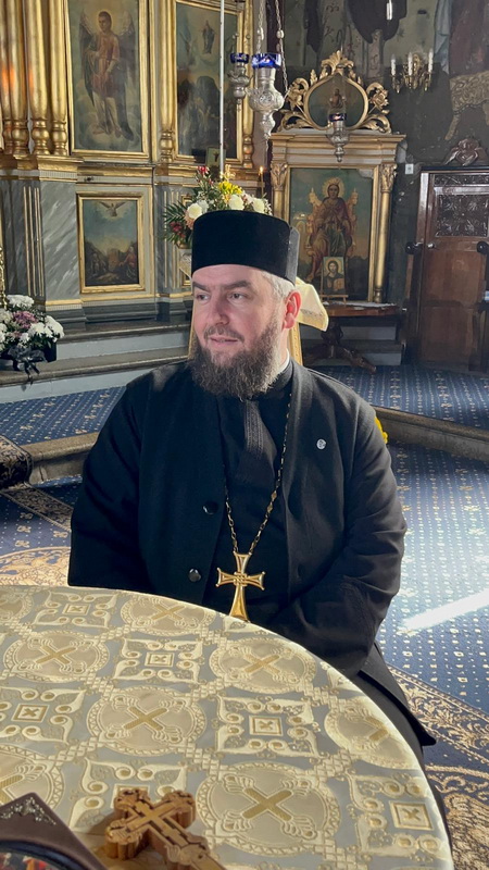 Preotul Dumitru Florin Lazăr, distins de Mitrolopia Moldovei și Bucovinei: „Tot ce avem este de la Dumnezeu și are izvorul în Dumnezeu” 4 preot dumitru florin lazar 2 resize